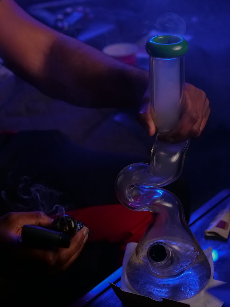 Glass water bong pipe